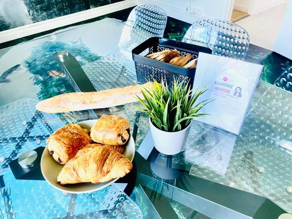 Appartement ATYPIQUE - Rêvez à 20min de PARIS - PARKING GRATUIT à Argenteuil Extérieur photo